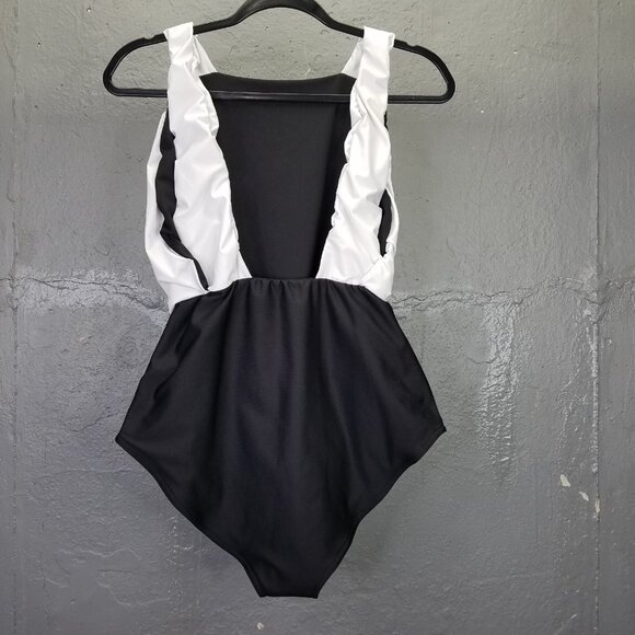 Hackwith Design House Bathing Suit Plus +1 US 14 One Piece Black White Swimsuit - Picture 9 of 11